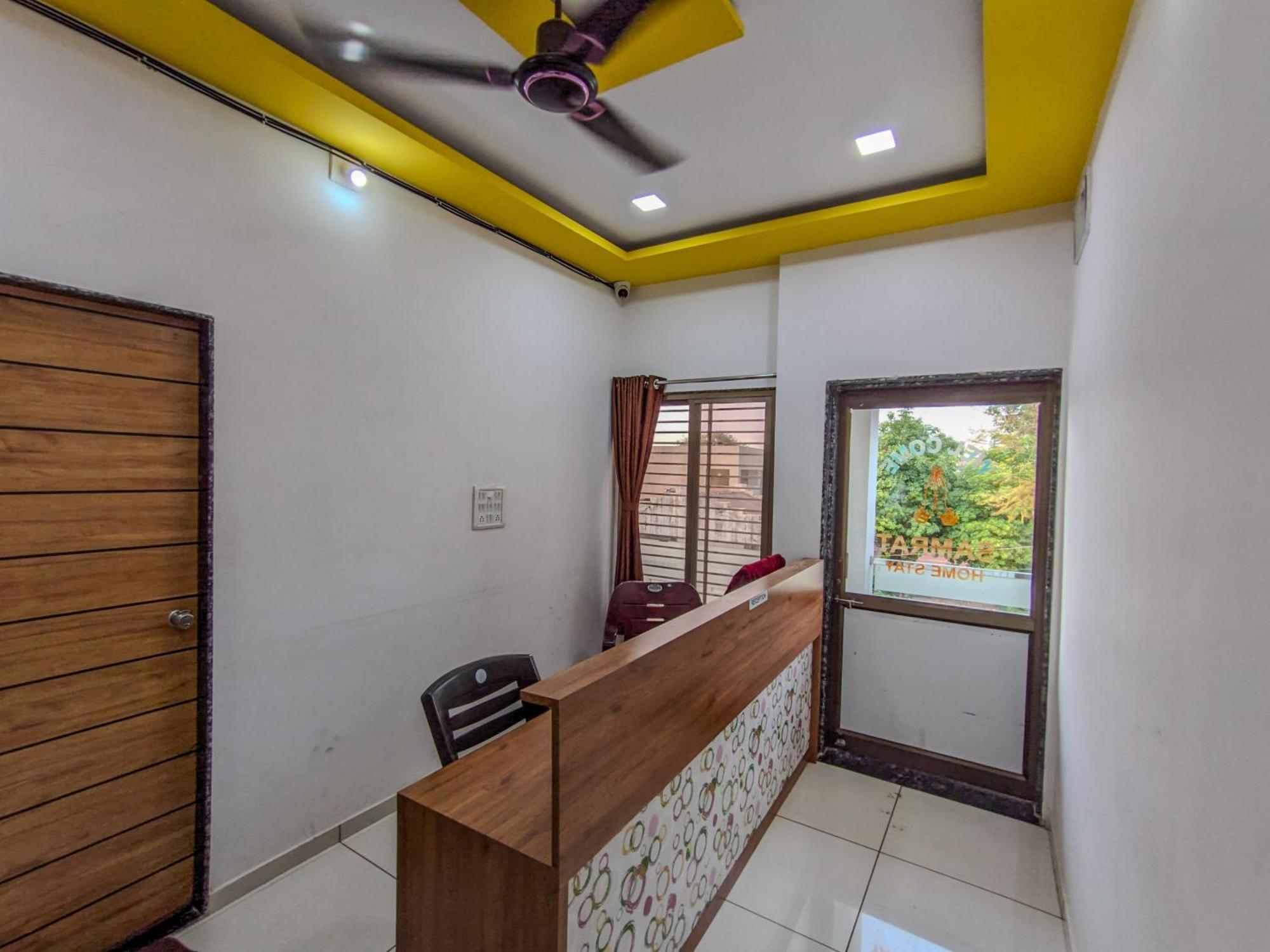 Samrat Homestay Garudeshwar Екстер'єр фото