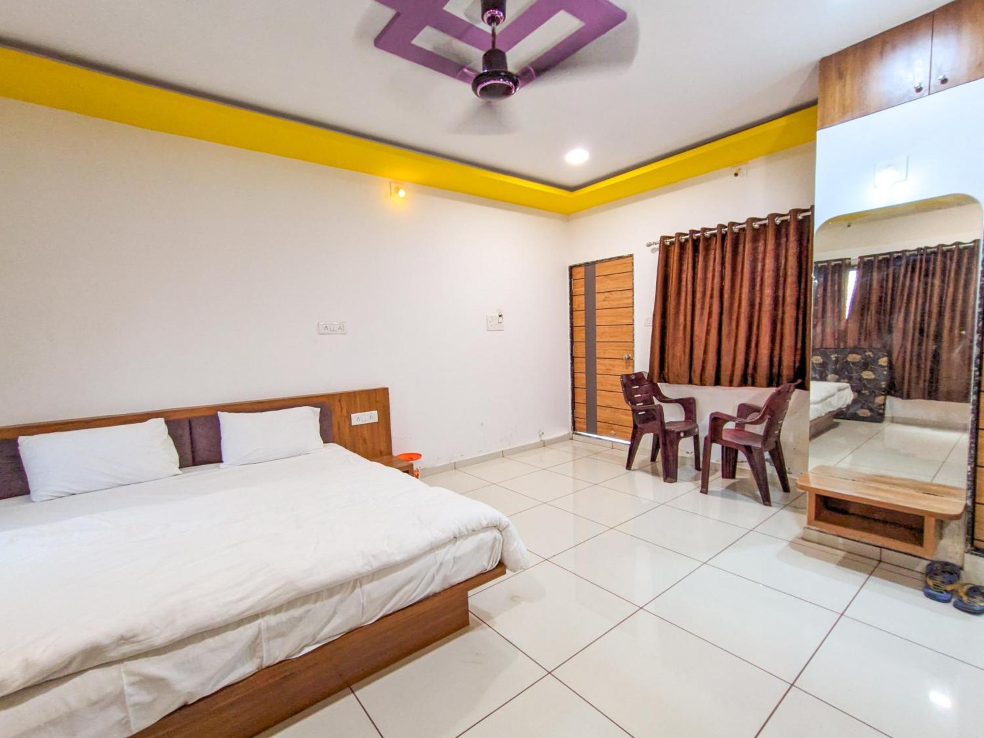 Samrat Homestay Garudeshwar Екстер'єр фото