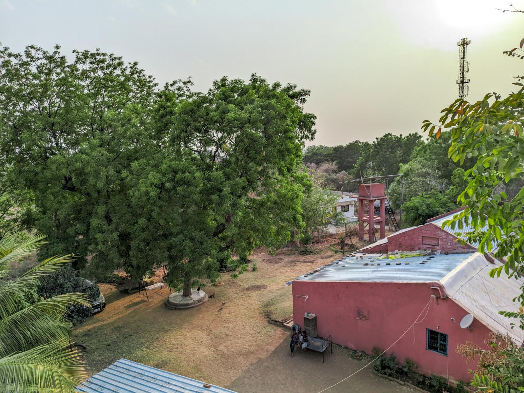 Samrat Homestay Garudeshwar Екстер'єр фото
